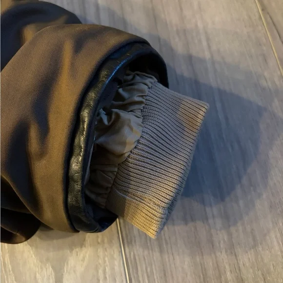 Vintage Canadian Down Parka with Fur-Trim Hood 🇨🇦 size Large - Picture 9 of 16